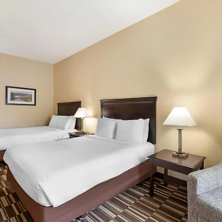 Best Western Plus Victor Inn & Suites-2